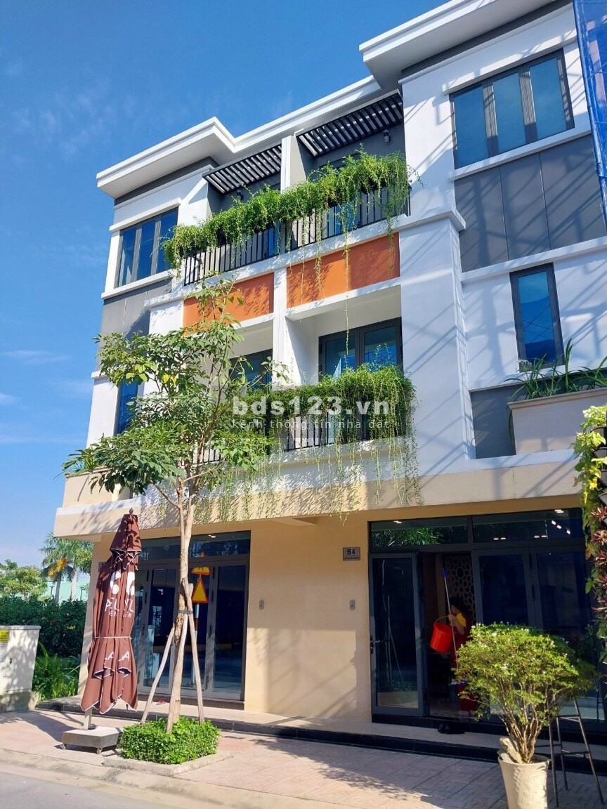 Nhà Phố 2 lầu mặt tiền Đường Bình Chuẩn 69 Bình Dương tổng DTSD 180m² giá chỉ 2,8 tỷ/căn