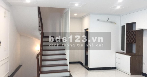 Bán nhà ngõ 77 đường Xuân La, DT 50m² x 5 tầng, mặt tiền 4m, giá 8 tỷ đồng