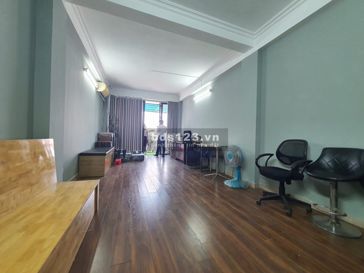 Bán nhà mặt phố Trường Chinh, lô góc, mặt tiền 5m, DT 57m² x 6 tầng, giá chỉ 16,5 tỷ đồng