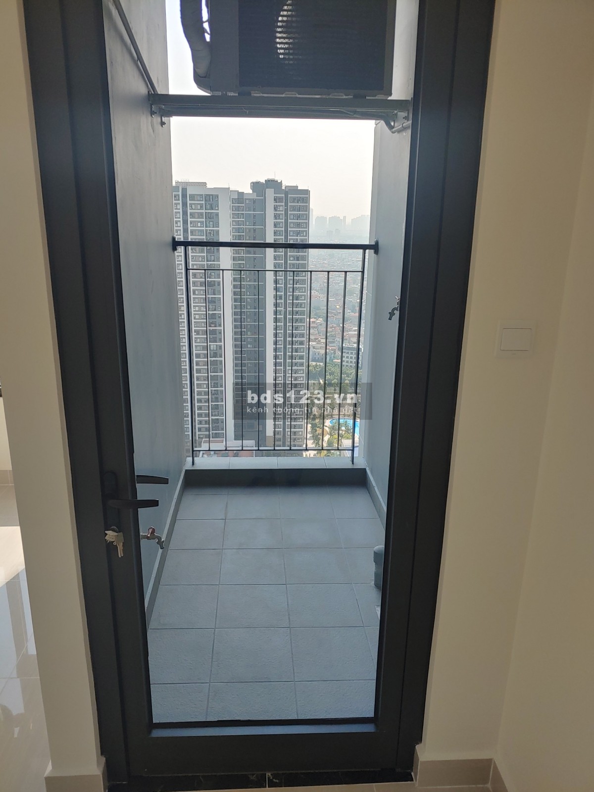 Chính chủ cần bán căn Sudio 3410 bên GS2 Vinhomes Smart City 1tỉ240 bao phí