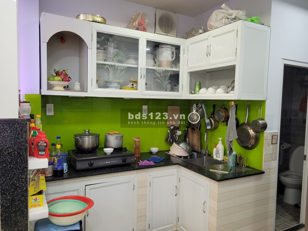 Nhà siêu đẹp Lạc Long Quân, diện tích 40m², 2 PN, giá chỉ 5,3 tỷ đồng, FULL nội thất
