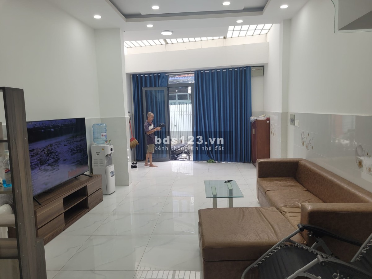 Bán nhà hẻm 8m đường Trần Văn Quang, DTSD 68m² (4,5x15m) x 4 tầng, giá 9,1 tỷ đồng
