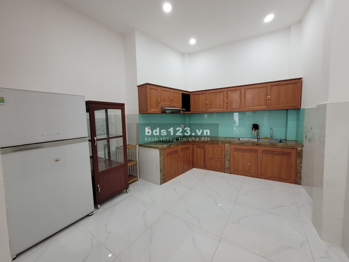Bán nhà hẻm 8m đường Trần Văn Quang, DTSD 68m² (4,5x15m) x 4 tầng, giá 9,1 tỷ đồng