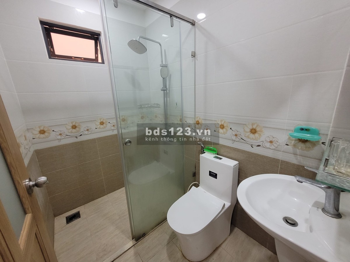 Bán nhà hẻm 8m đường Trần Văn Quang, DTSD 68m² (4,5x15m) x 4 tầng, giá 9,1 tỷ đồng