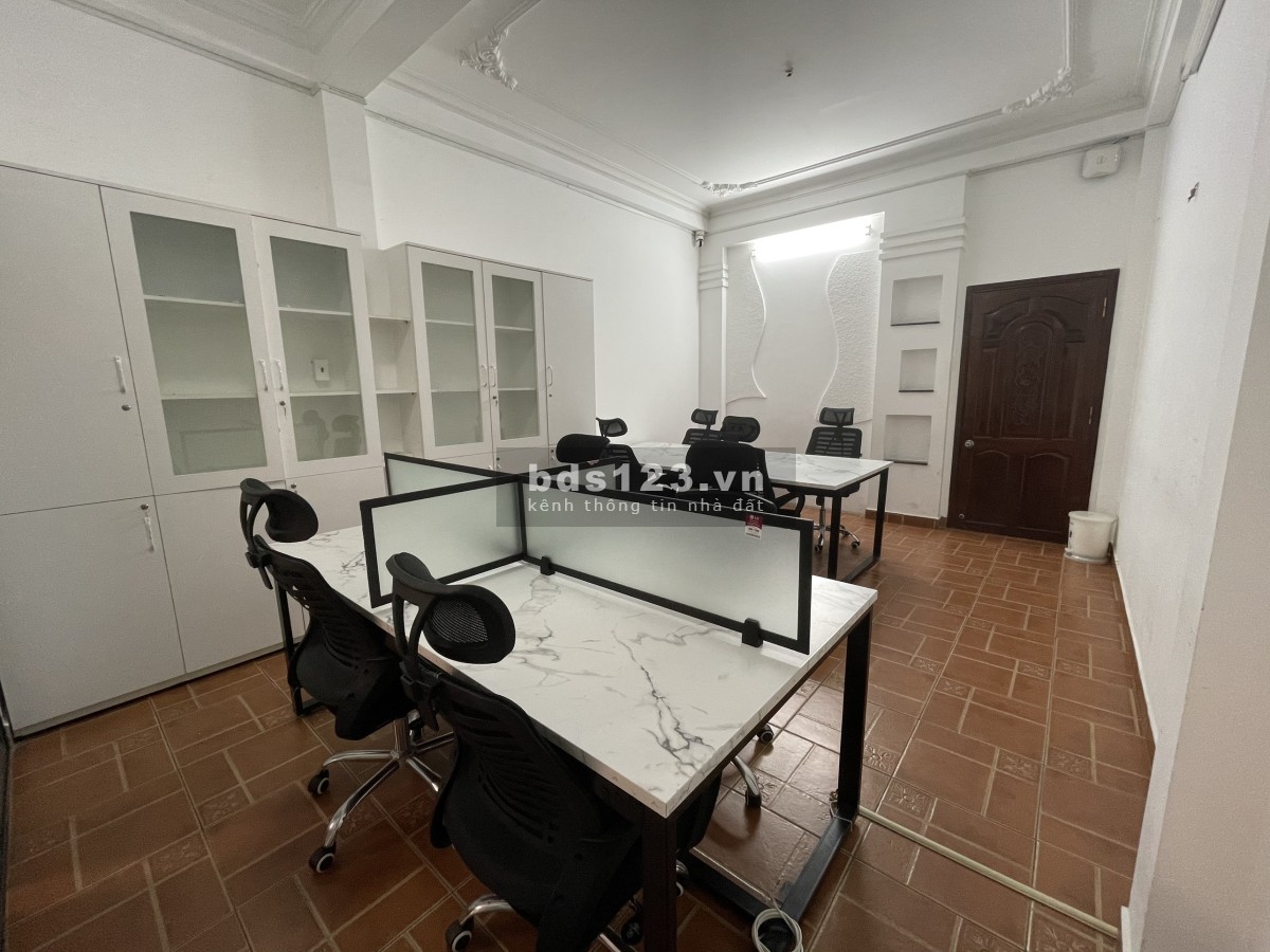 Cho Thuê Văn Phòng Và Showroom (Full nội thất - đầy đủ tiện nghi)