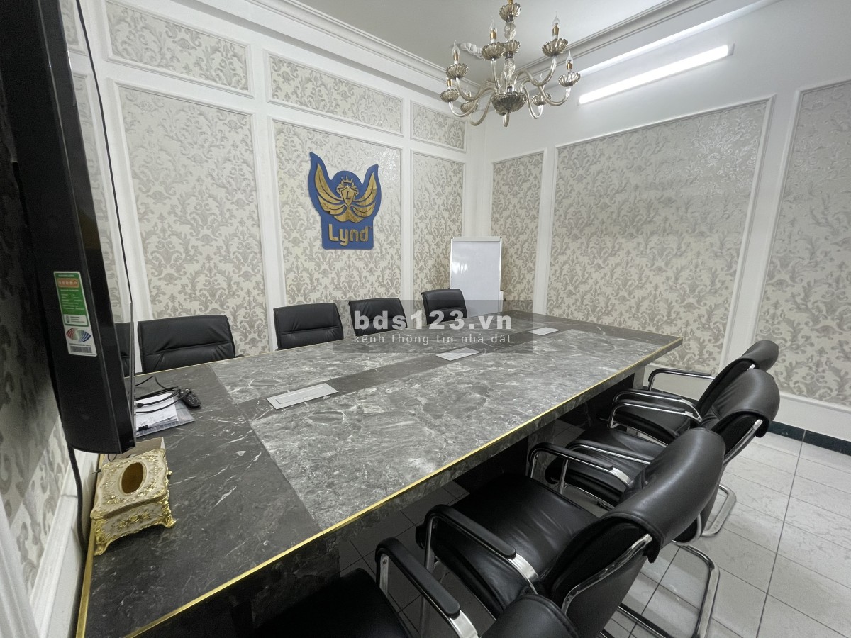 Cho Thuê Văn Phòng Và Showroom (Full nội thất - đầy đủ tiện nghi)