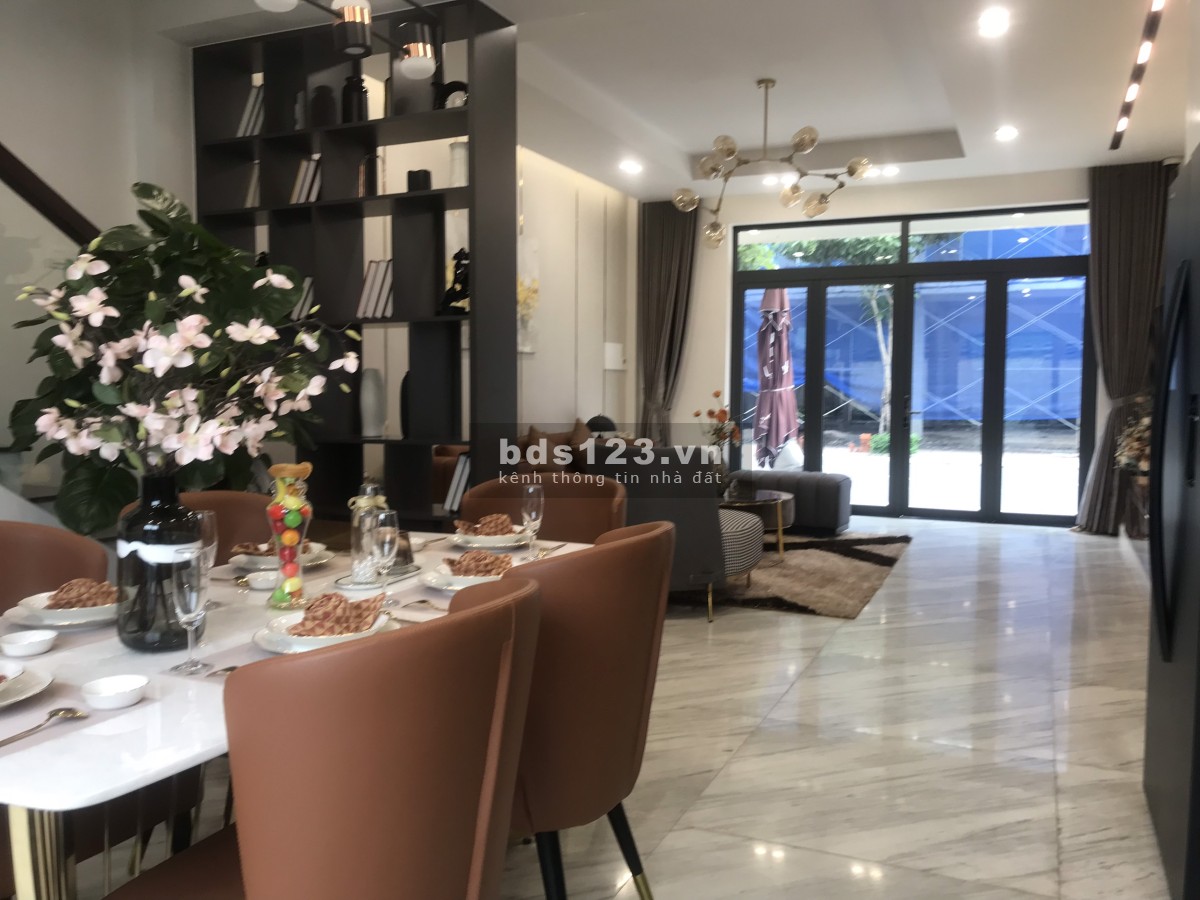Nhà phố 1 trệt 1 lầu sân thượng Bình Chuẩn-Thuận An giá 2.8 tỷ nhận nhà quý 4/2023