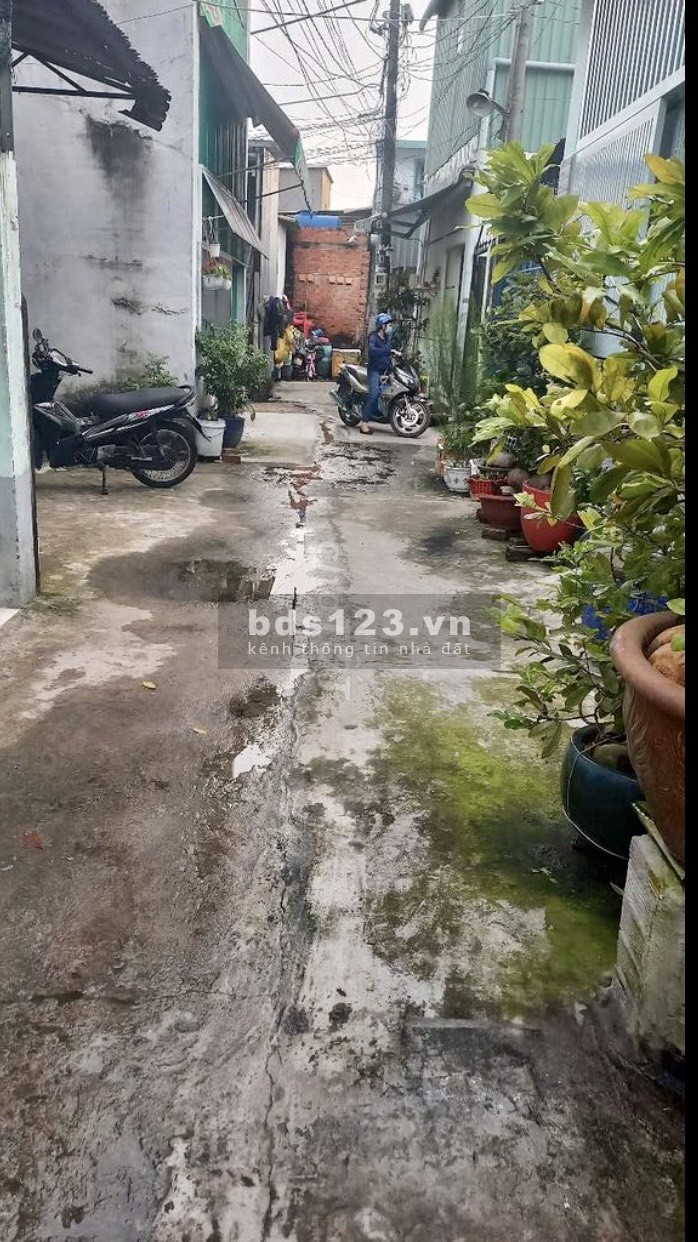 Bán nhà hẻm xe ba gác Tân Thới Nhì, huyện Hóc Môn, DT 85m²