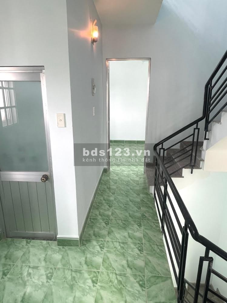 Cho thuê dài hạn khu đất trống có sẵn nhà 1 trệt, 2 lầu, giá thoả thuận