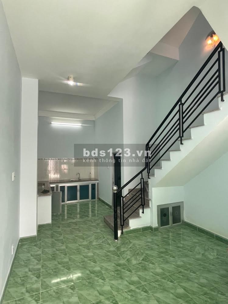 Cho thuê dài hạn khu đất trống có sẵn nhà 1 trệt, 2 lầu, giá thoả thuận