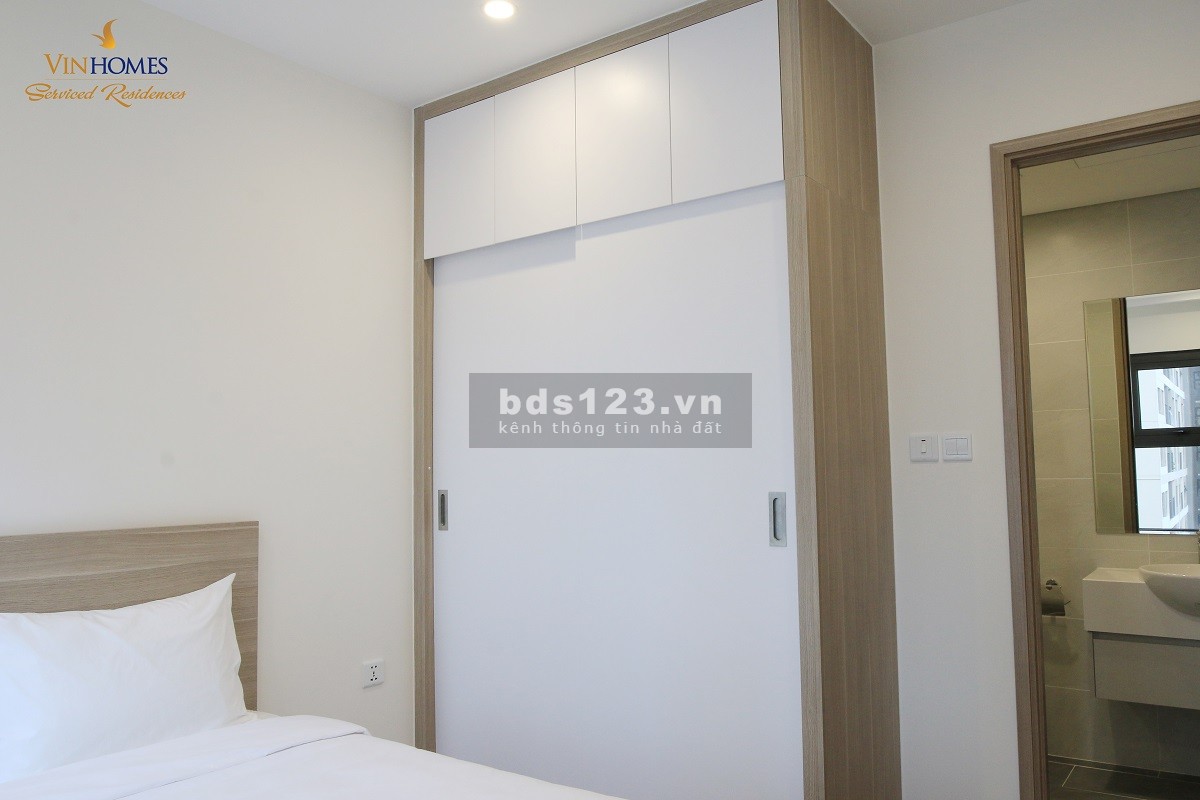 Bán cắt lỗ căn 2 ngủ 2wc+1 căn góc full đồ cơ bản giá 2.15 tỷ bao phí Vinhomes Ocean Park