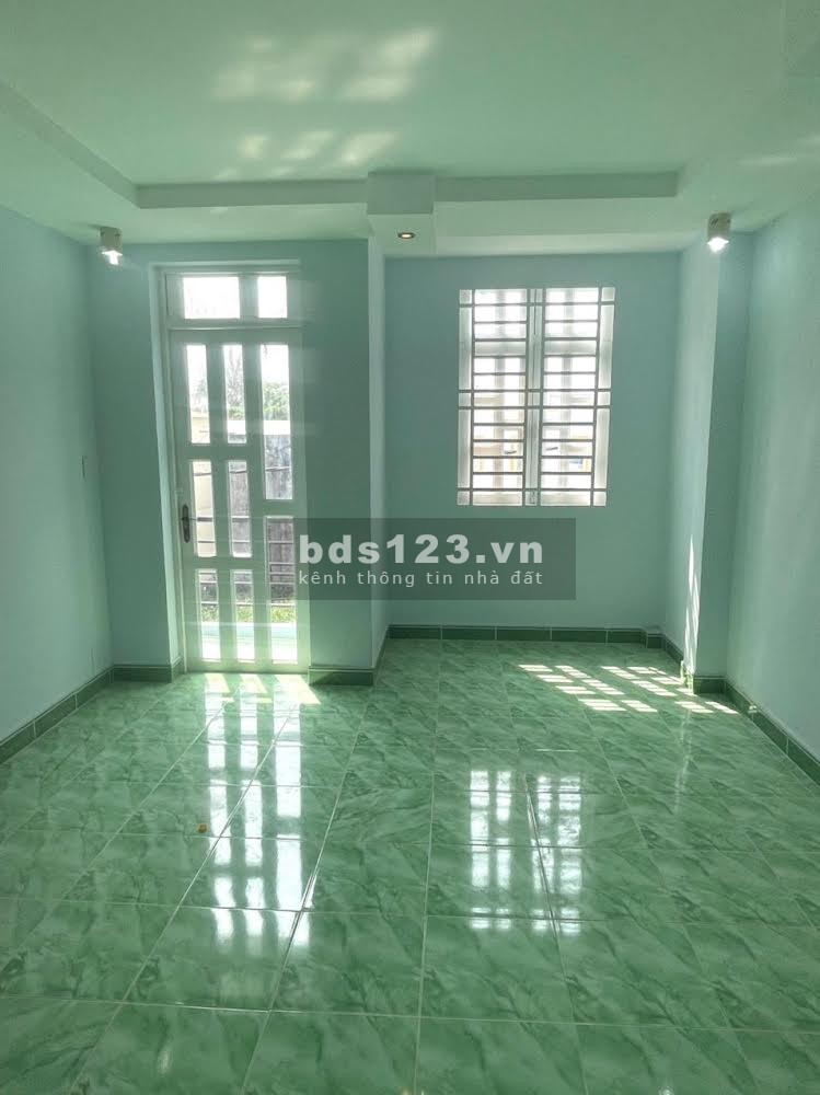 Cho thuê dài hạn khu đất trống có sẵn nhà 1 trệt, 2 lầu, giá thoả thuận