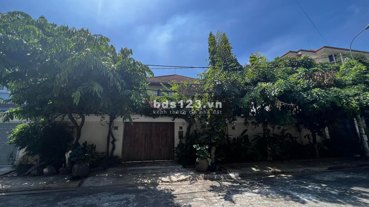 Bán Biệt Thự HOT nhất khu Tên Lửa, DT 400m² x 2 tấm, giá 42,3 tỷ, LH 0767185 689