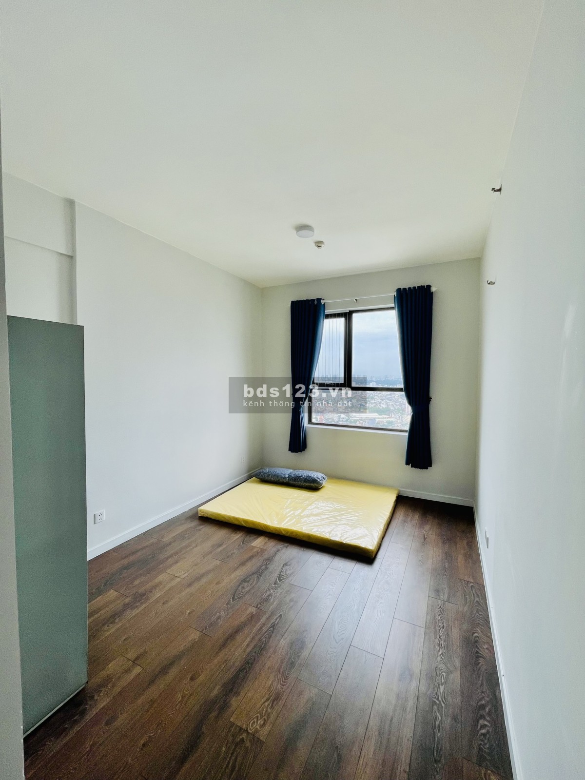 Đi nước ngoài định cư, cần bán gấp căn 2PN CC Opal Boulevard giá cực tốt. Tặng nội thất 150tr