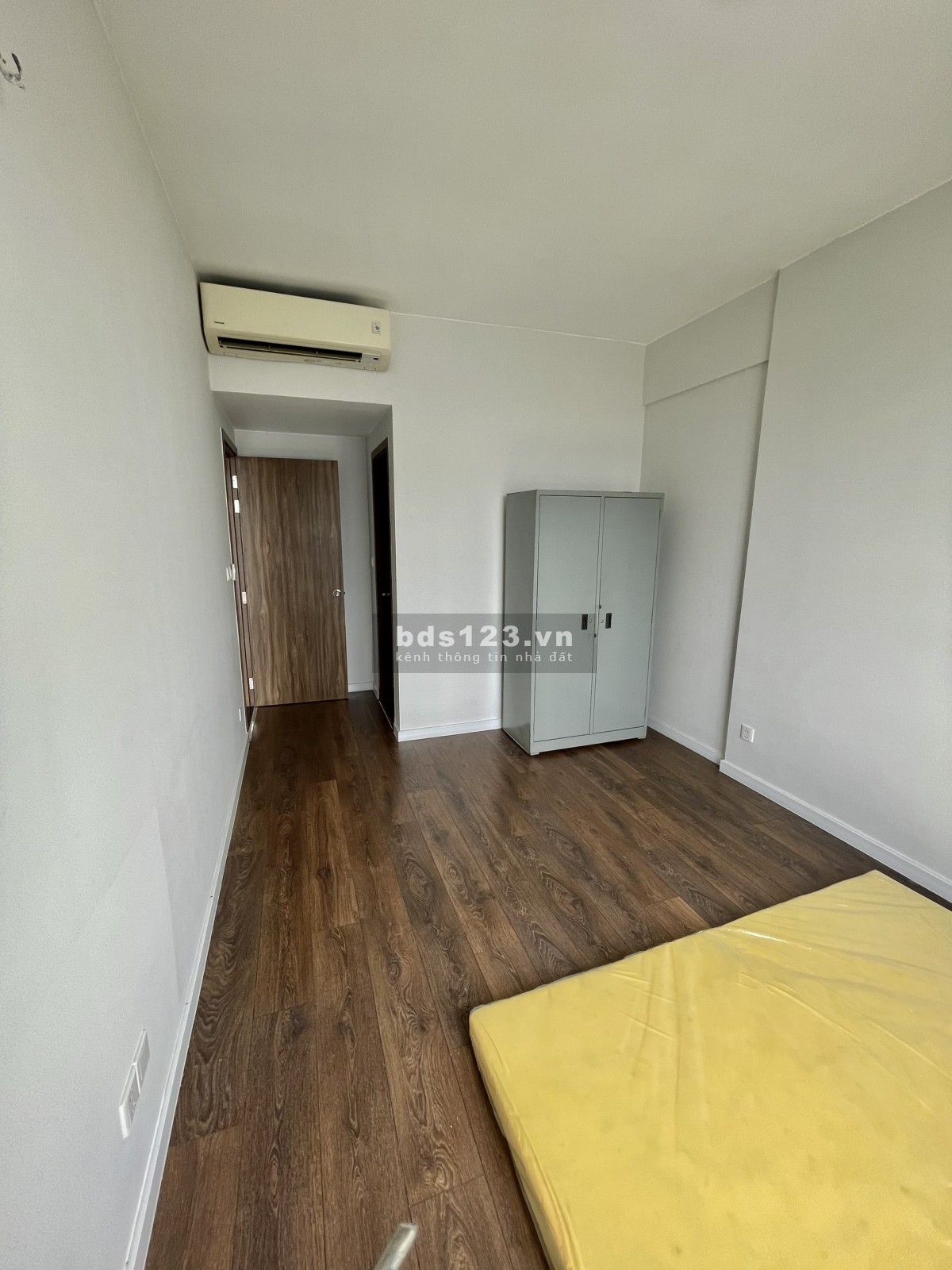 Đi nước ngoài định cư, cần bán gấp căn 2PN CC Opal Boulevard giá cực tốt. Tặng nội thất 150tr