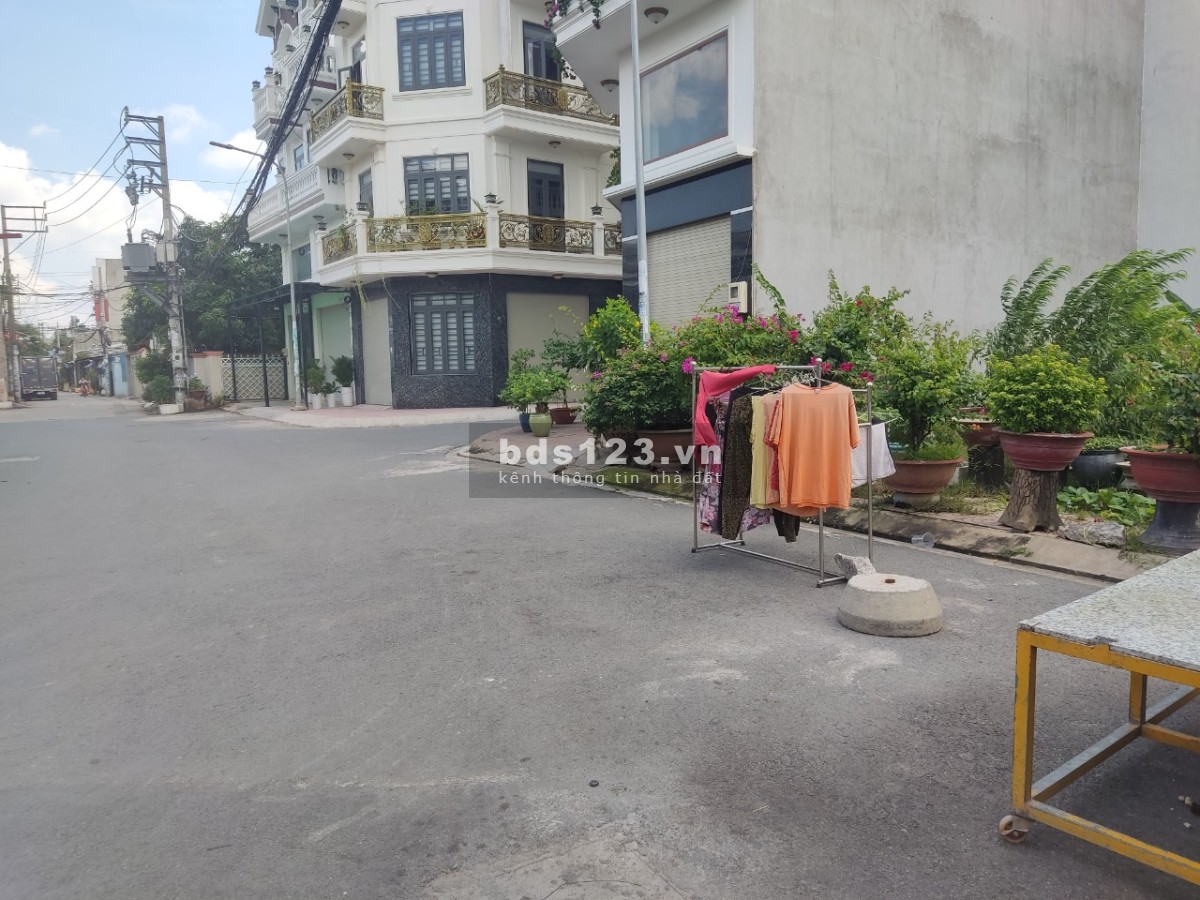 Cần bán lô đất gần chợ Phan Văn Giảng - Bình Tân giá 2.4 tỷ