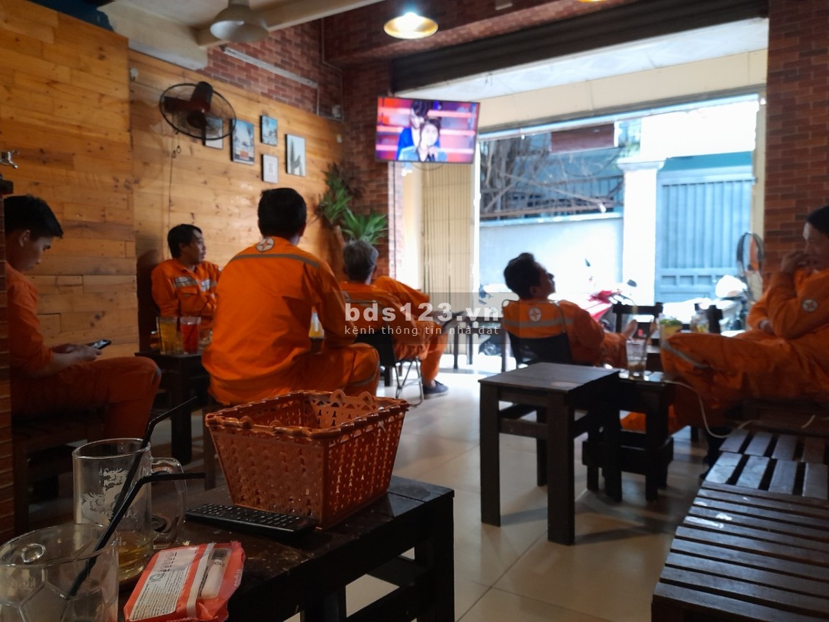 Cần sang quán cafe đẹp MT đường Nguyễn Đình Chính P11 Phú Nhuận vào có khách ngay