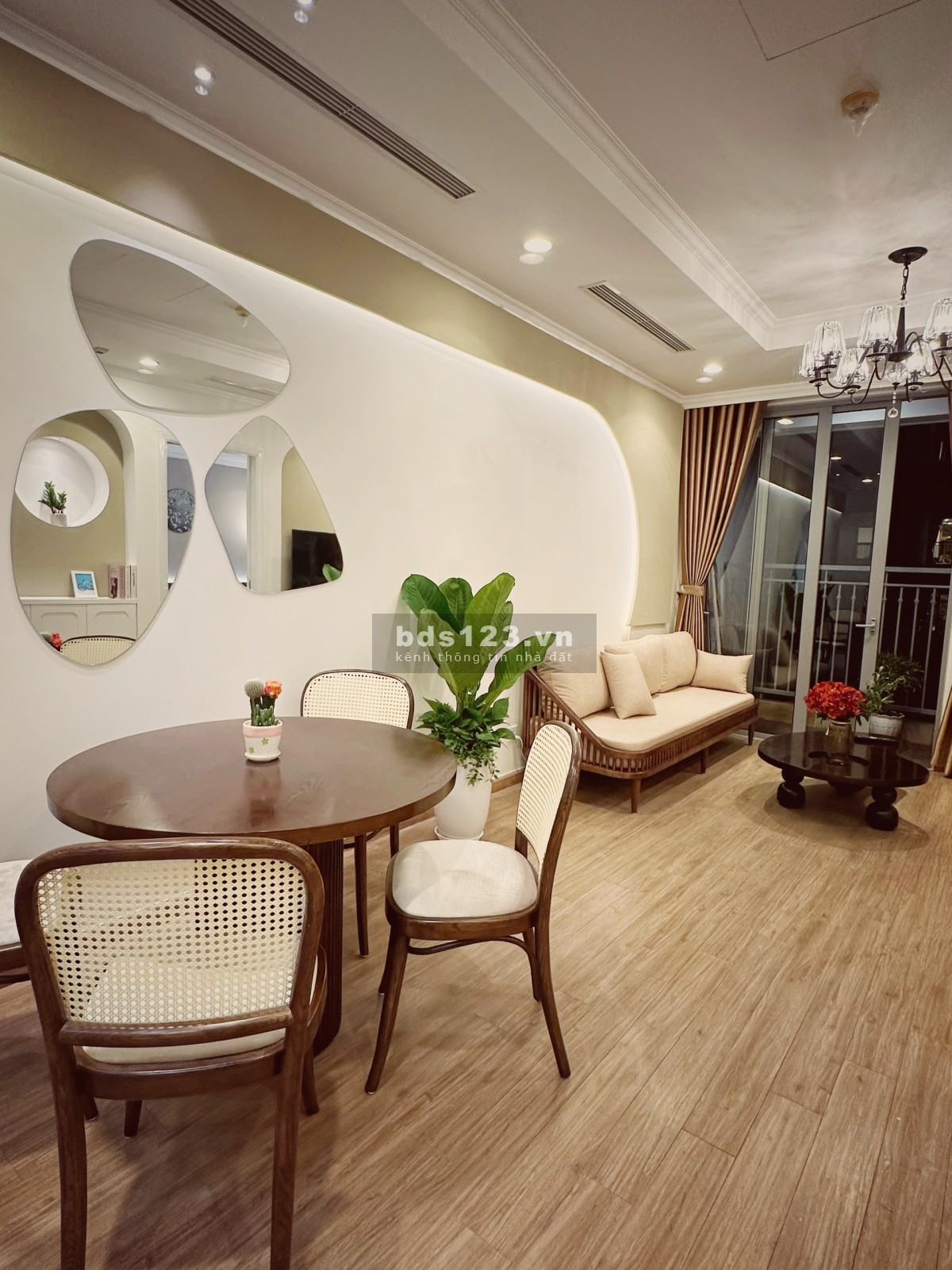 Bán căn 2 phòng ngủ diện tích 78m2 Park Hill Times City đầy đủ đồ giá 4.5 tỷ