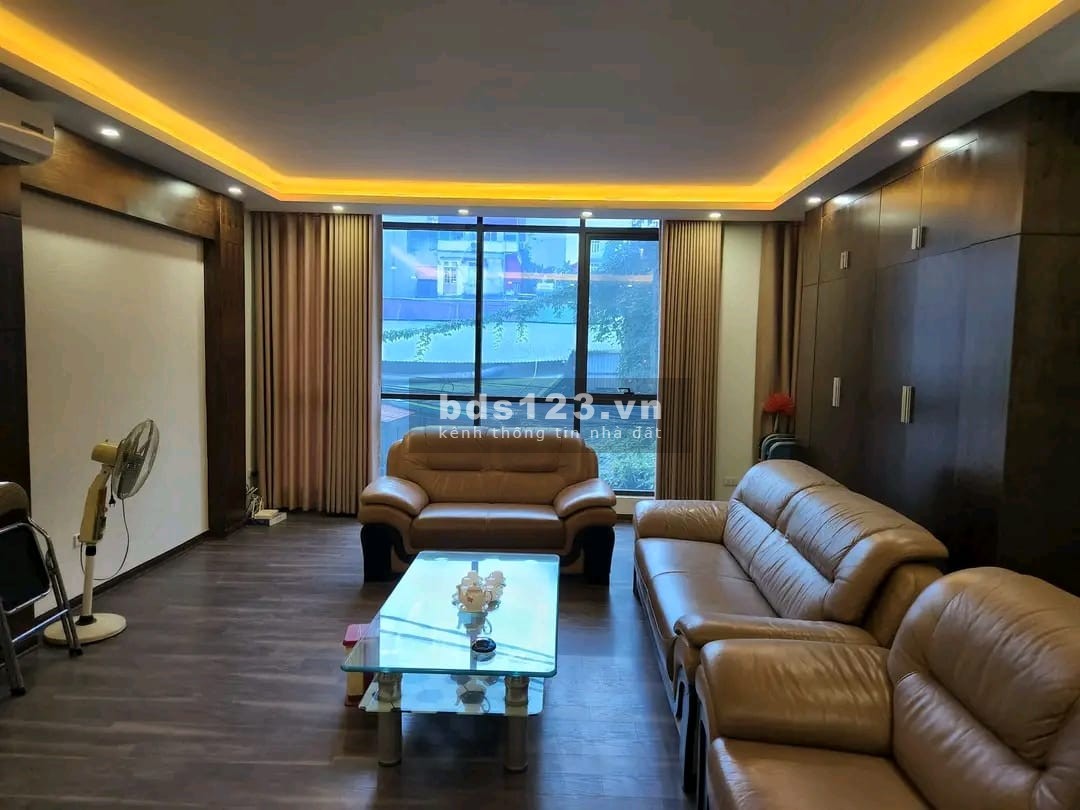 Bán tòa nhà thang máy phố Hoàng Cầu, ô tô tránh, DT 75m² x 7 tầng, giá 31,8 tỷ