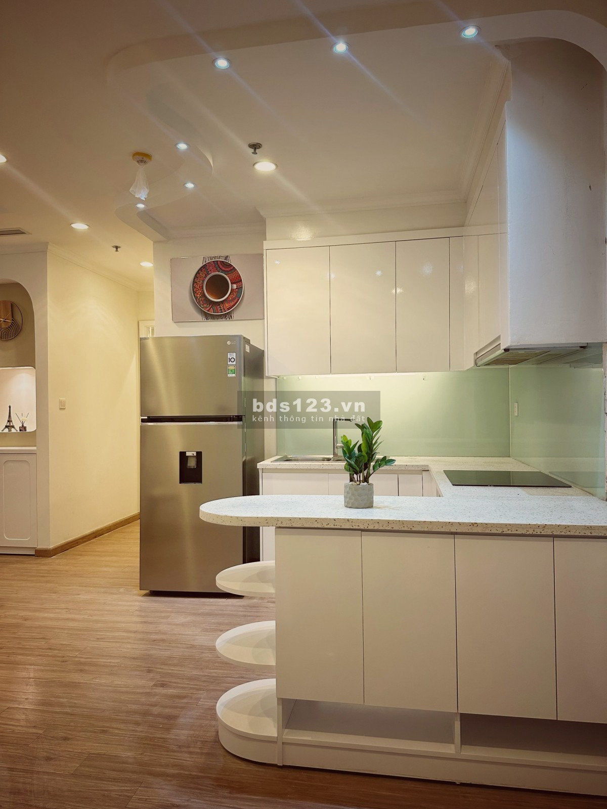 Bán căn 2 phòng ngủ diện tích 78m2 Park Hill Times City đầy đủ đồ giá 4.5 tỷ