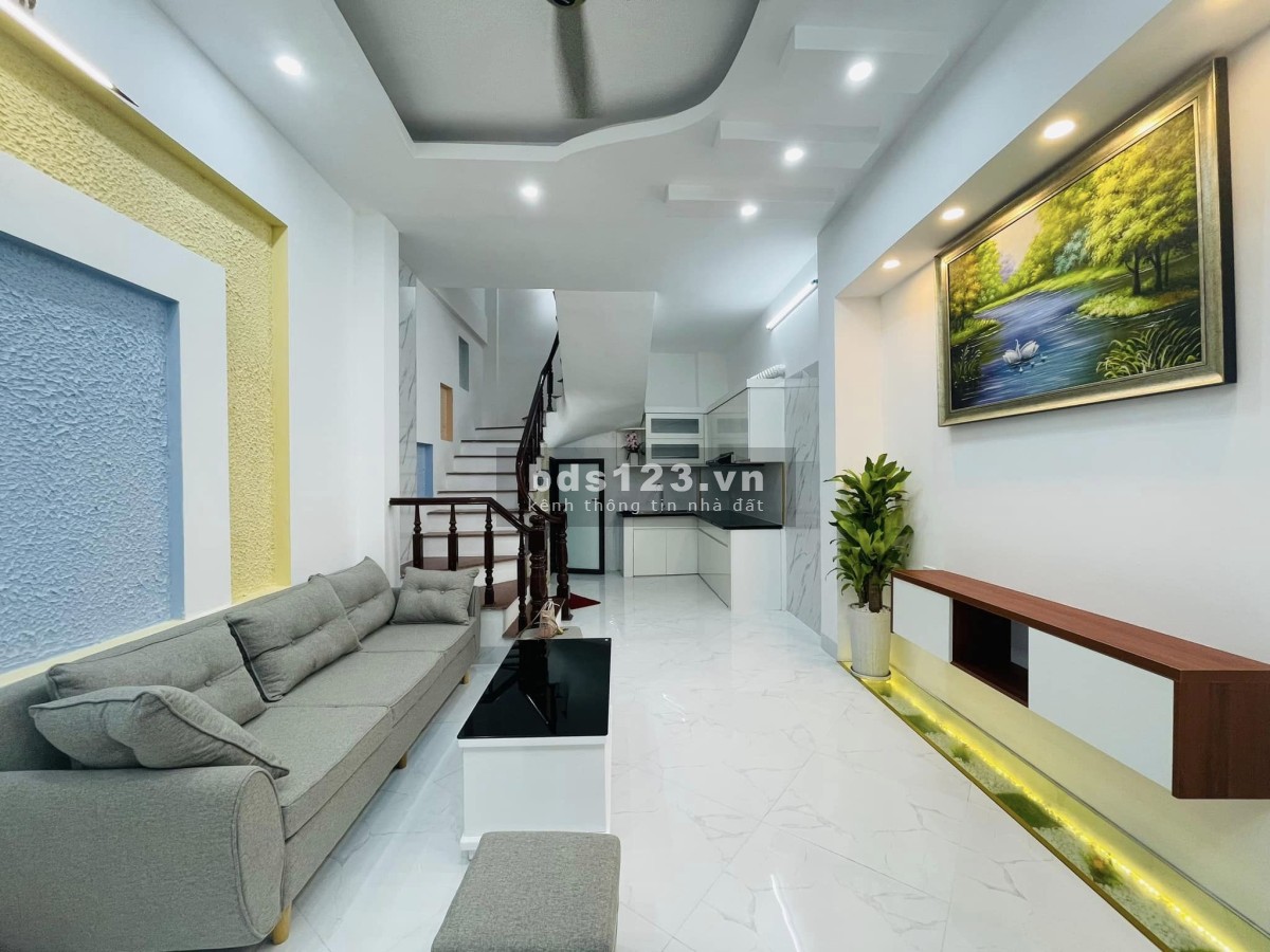 Bán nhà Hoàng Mai, ngõ thông 3 gác nhà đẹp vào ở luôn, dtsd 35m2, 5 tầng mt 5m, giá 4 tỷ