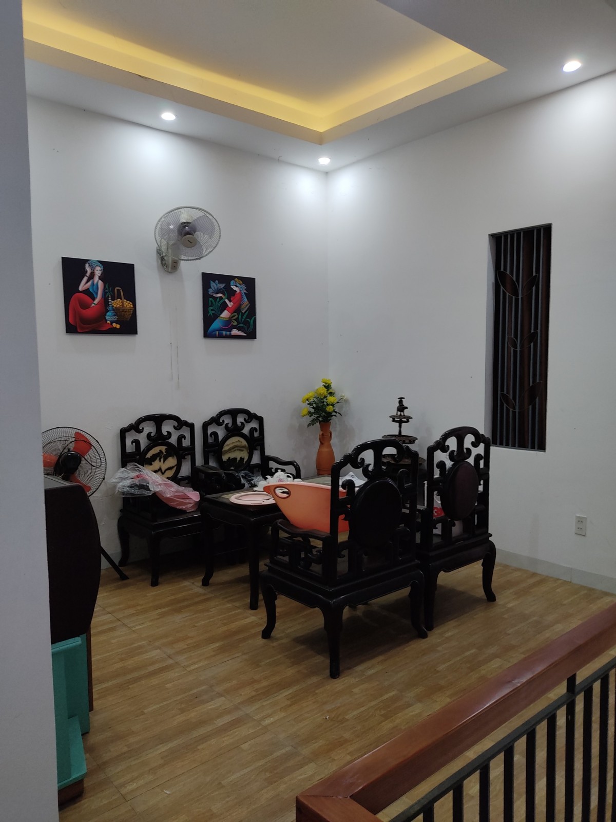 Bán gấp nhà phố Đà Nẵng, 3 Tầng, 5 PN, Hướng Đông Nam, giảm ngay 300 triệu LH 0947984998