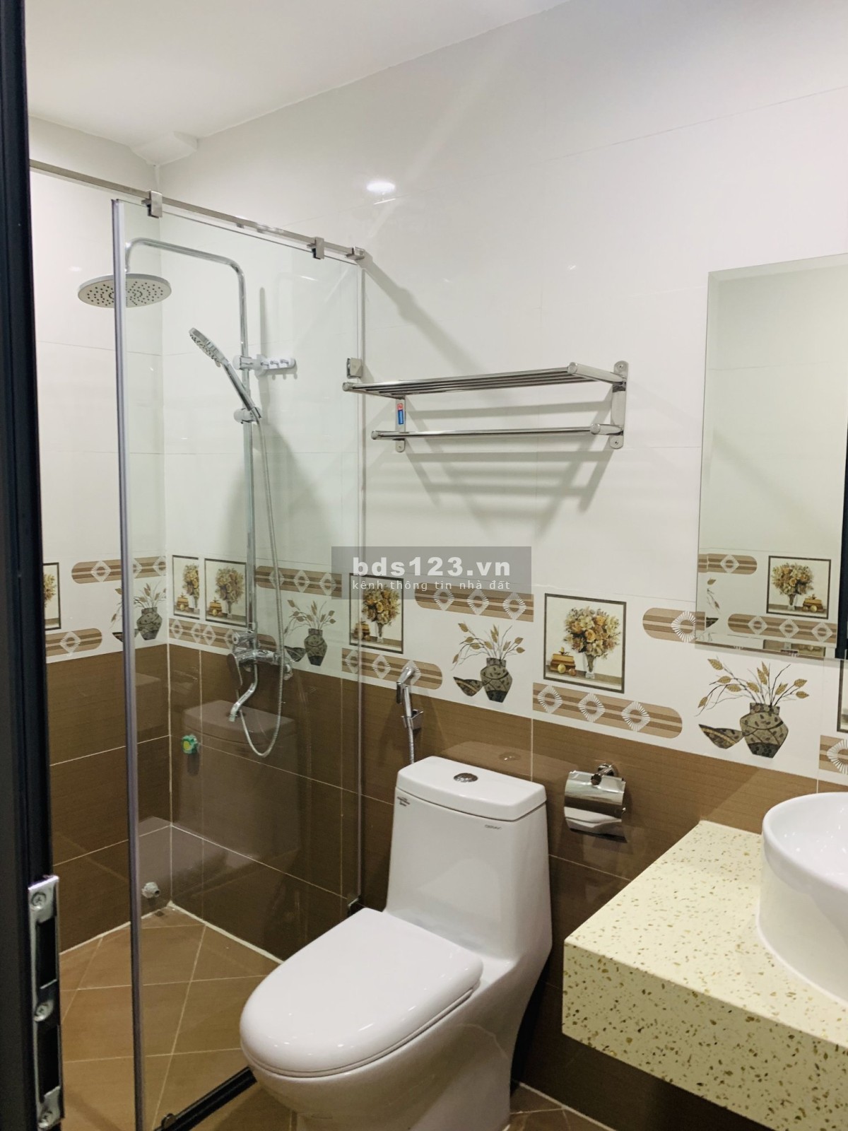 Bán nhà chính chủ FULL nội thất, DT 32m² x 5 tầng, ô tô vào nhà, kinh doanh nhỏ