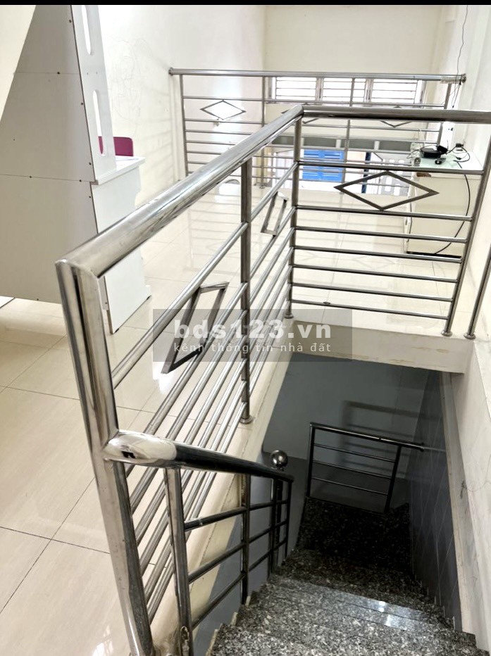 Bán nhà 1 lửng 1 lầu Hẻm ba gác 2 sẹc số 174 đường Nguyễn Thiện Thuật, phường 3, quận 3