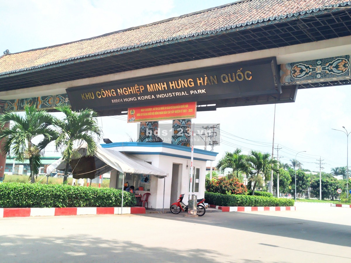 E có 2 lô MB Tân Khai - Hớn Quản 700 triệu. DT 250m2 (100m thổ cư) giá 720Tr
