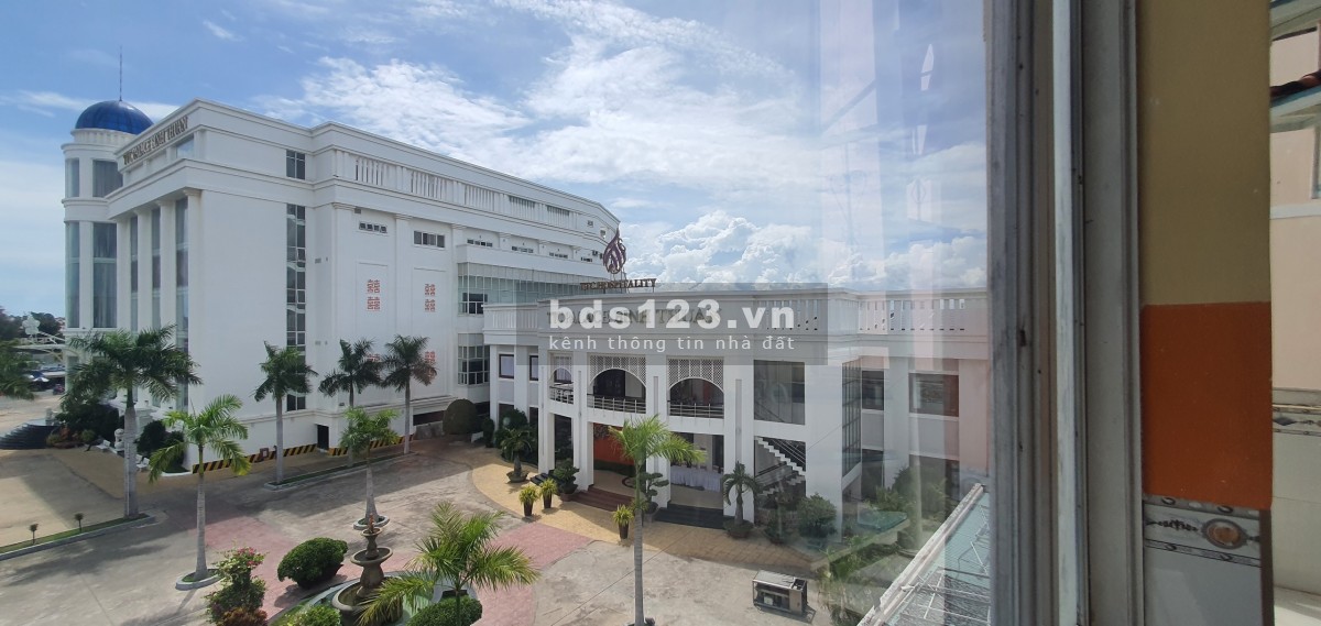 Cần bán nhà nghỉ 21 phòng - ngay trung tâm TP. Phan Thiết - thu nhập đều 150triệu/tháng