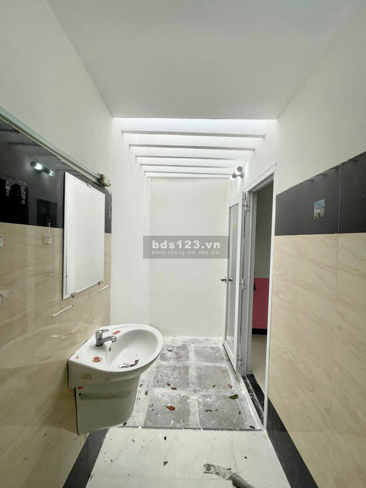 Bán nhà Vĩnh Thạnh - TP Nha Trang Diện tích: 99,9m2 full thổ cưGiá bán: 2,2 tỷ ( bớt lộc)