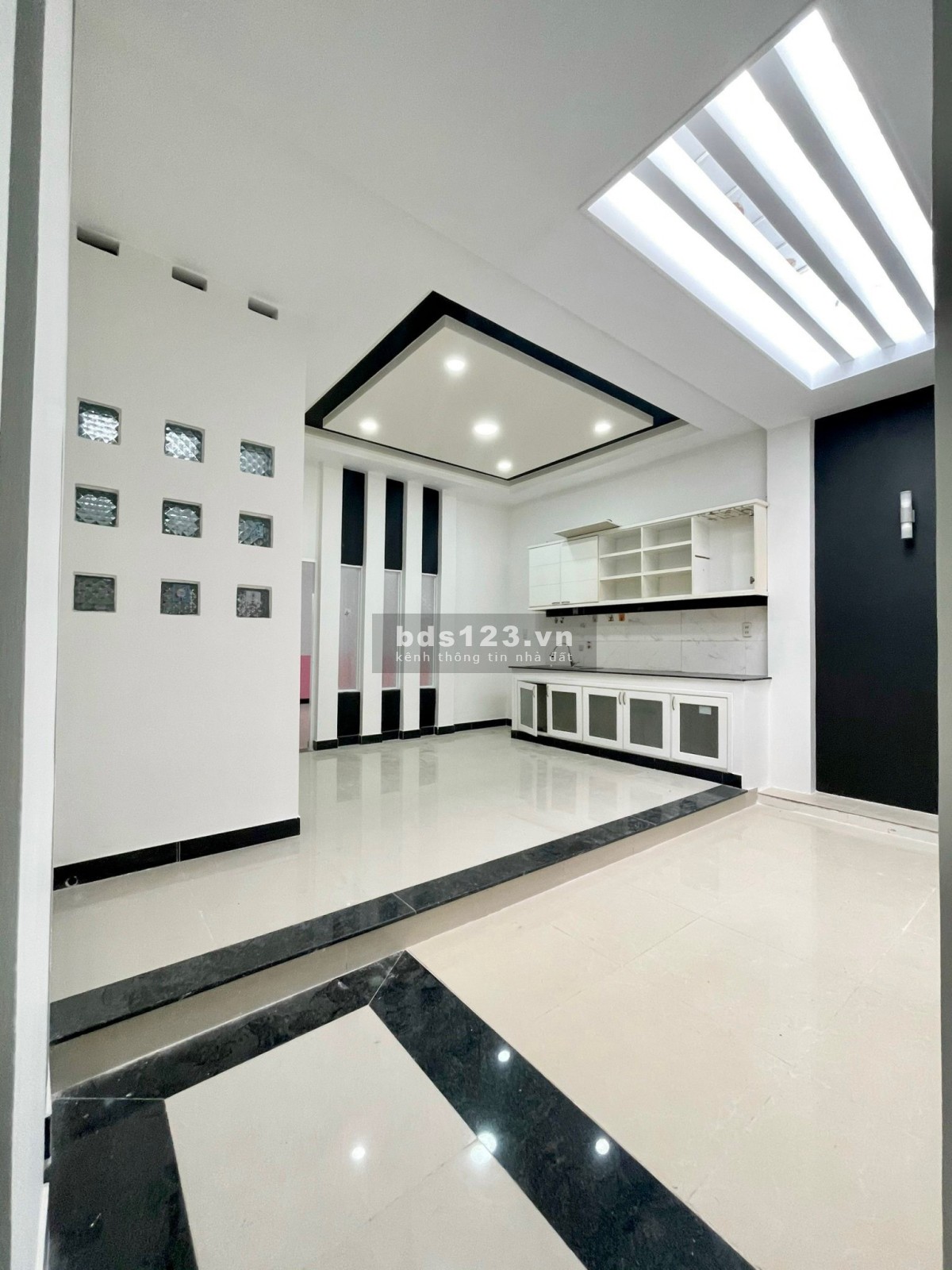 Bán nhà Vĩnh Thạnh - TP Nha Trang Diện tích: 99,9m2 full thổ cưGiá bán: 2,2 tỷ ( bớt lộc)