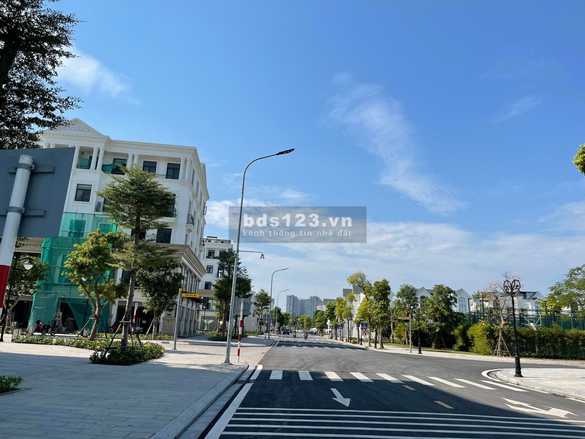Bán shophouse 80m2 x 5 tầng x 6m mặt tiền khu vực kinh doanh buôn bán, chợ đêm