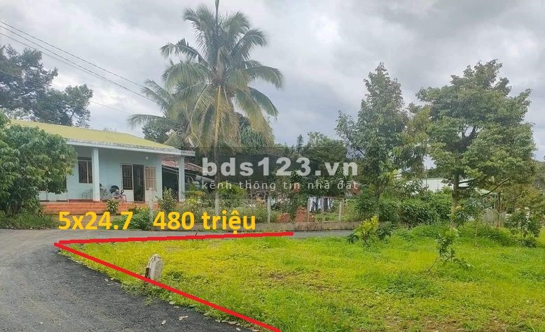 Kẹt tiền ngân hàng bán lỗ lô đất Bảo Lộc, 2 mặt tiền 480 triệu