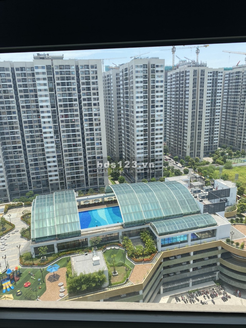 Bán nhanh căn 3N+2VS FULL ĐỒ căn Góc View Thoáng Hướng Mát Gía 2.350TR Vinhomes LH: 0976.366.513