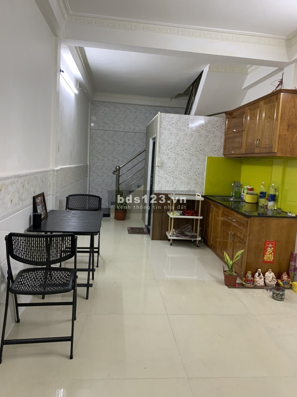 Nhà mặt đường 10m, xe hơi ngủ trong nhà, khu ẩm thực Vĩnh Khánh