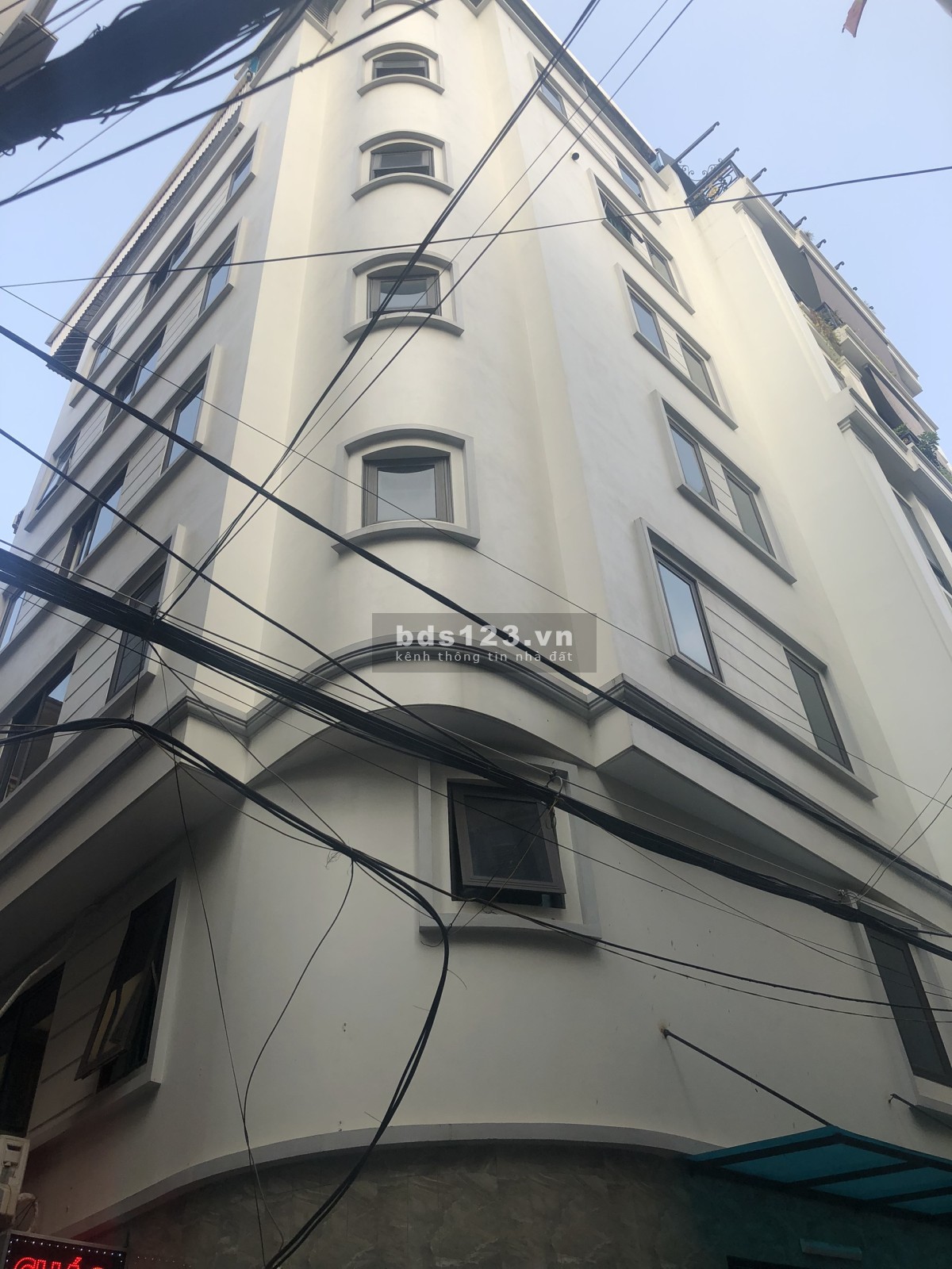 Vị tí hoàn mỹ toạ lạc giữa ngã tư đẹp lộng lẫy, khuôn đất kinh doanh vàng Hoàng Ngọc Phách, mt 8m