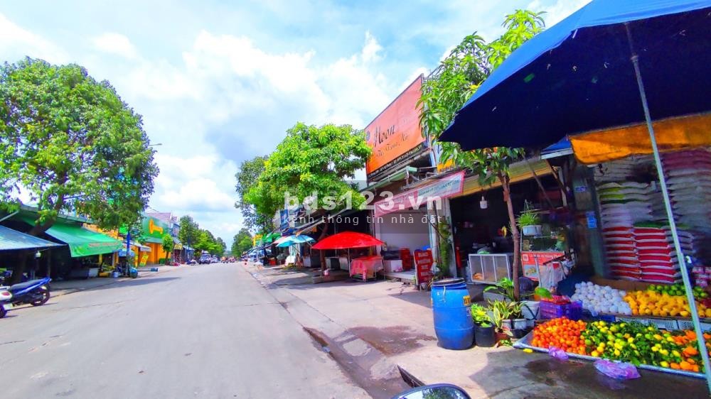Tôi chính chủ cần bán nhà trọ 300m2 (10x30) và 216m2 đất thổ cư ngay khu công nghiệp