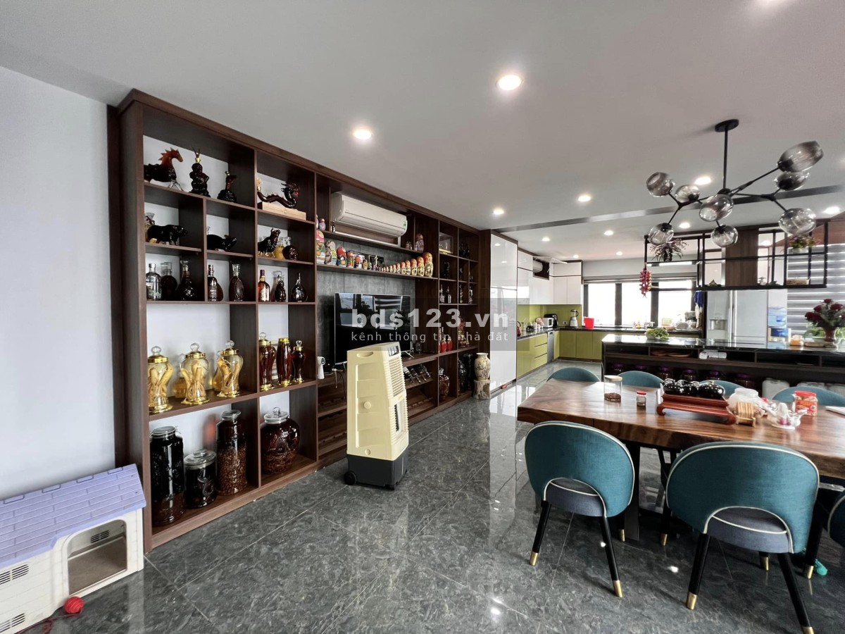 Bán nhà Nguyễn Thái Học, ô tô tránh, diện tích 152m², giá bán 38,2 tỷ