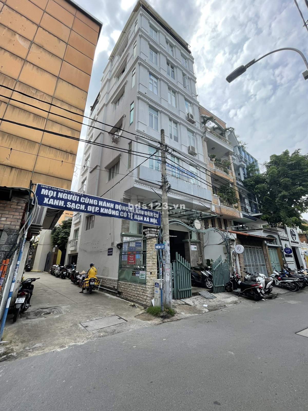 Bán nhà thần tài 2MT, đường Đinh Công Tráng, Quận 1
