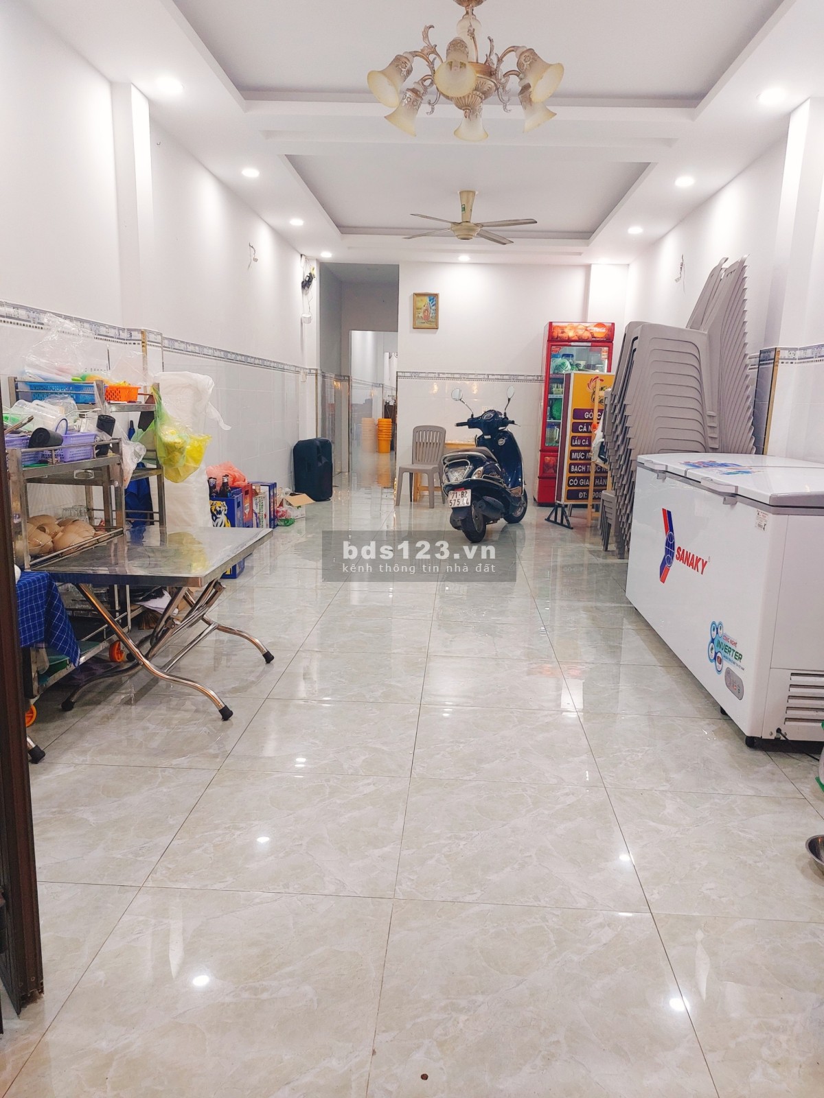 Sang toàn bộ quán nhậu mặt tiền lớn, vỉa hè rộng, nhà 1 trệt 1 lầu 4x28m + 2 sân lớn 5 phòng 2wc