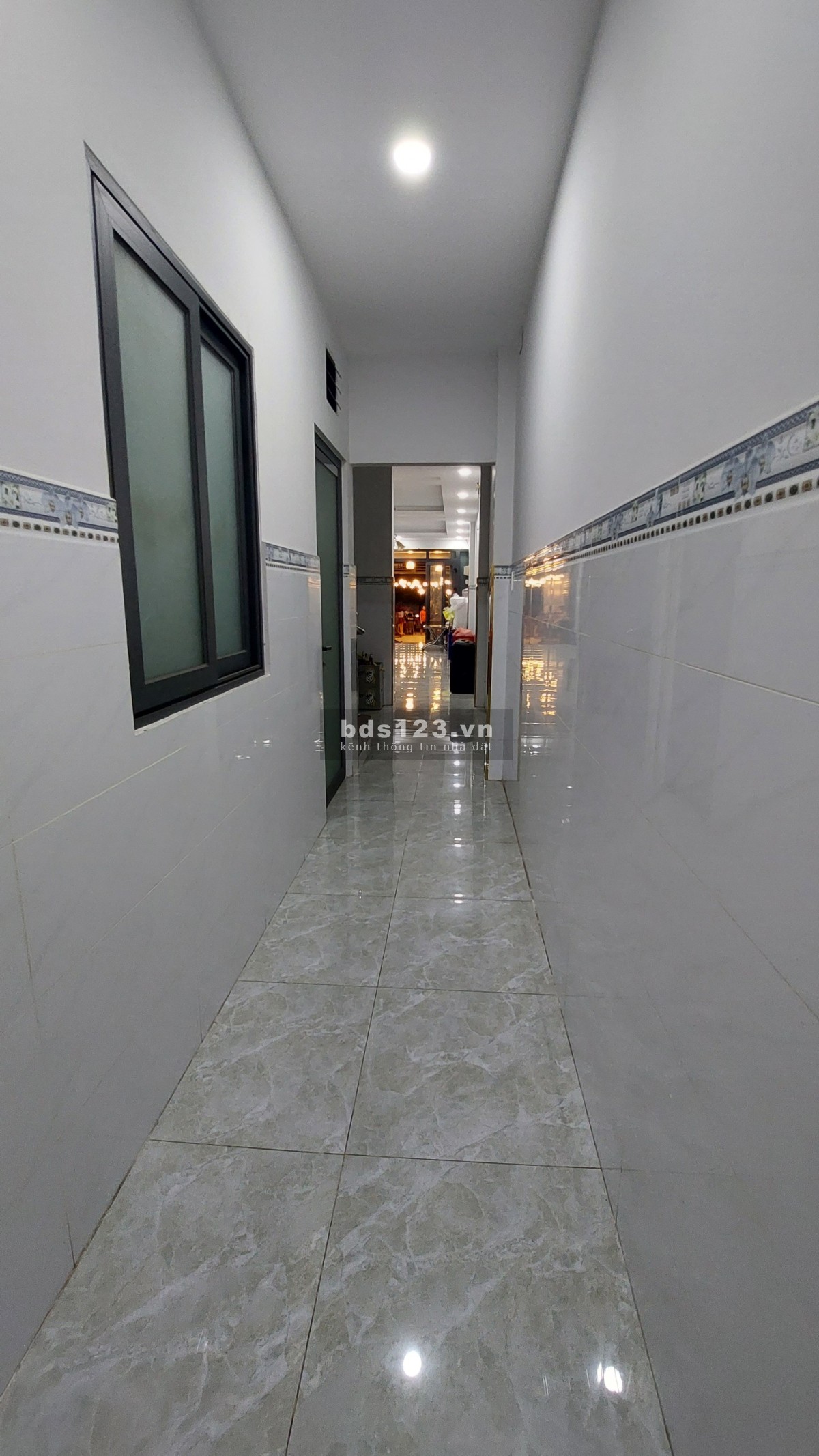 Sang toàn bộ quán nhậu mặt tiền lớn, vỉa hè rộng, nhà 1 trệt 1 lầu 4x28m + 2 sân lớn 5 phòng 2wc