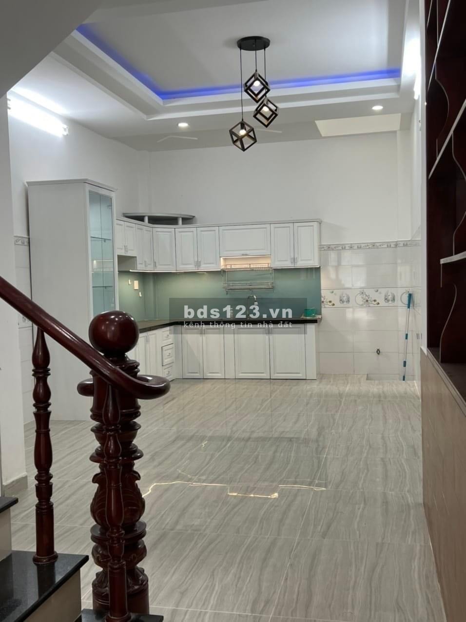 Chính chủ cần bán gấp nhà mặt tiền Bàu Cát dt 104m2, giá chỉ 1.87 tỷ Tân Bình