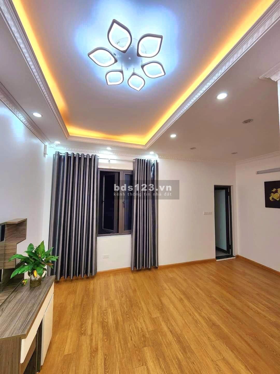 Bán nhà phố Tam Trinh DT 35m² x 4 tầng, MT 4m, nhà mới xây, đầy đủ nội thất, giá 3 tỷ đồng