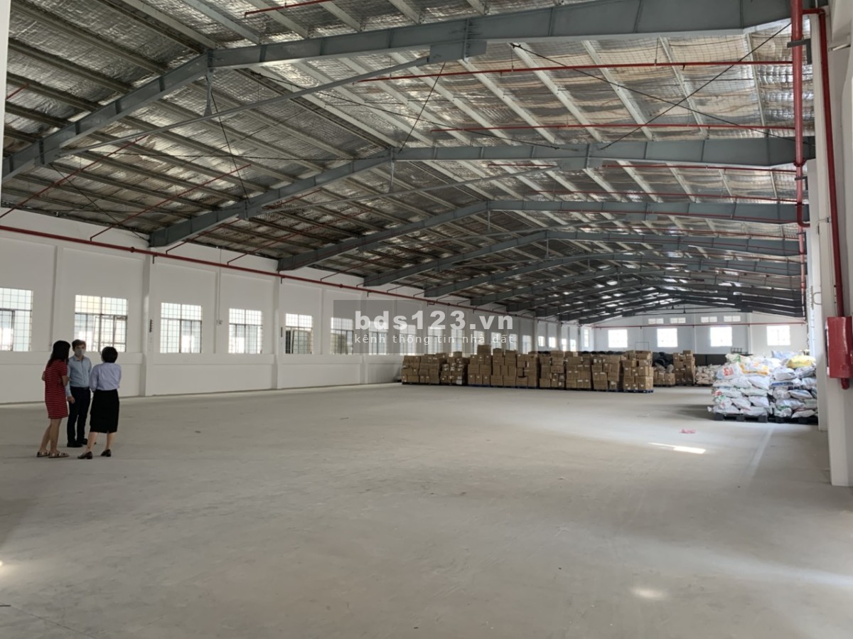 Cho thuê 1.800m2( có văn phòng 250m2) kho xưởng QL 13, Hiệp Bình Phước, Tp Thủ Đức