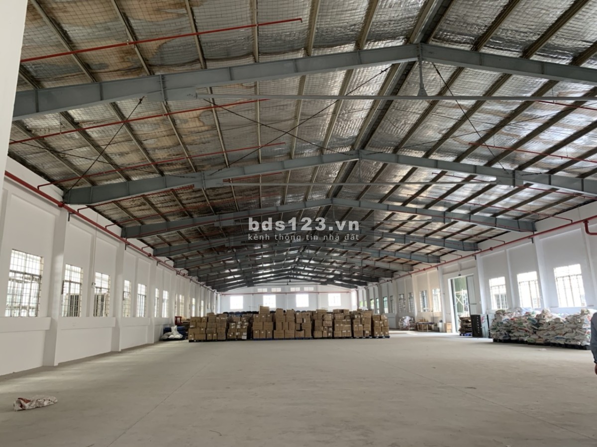Cho thuê 1.800m2( có văn phòng 250m2) kho xưởng QL 13, Hiệp Bình Phước, Tp Thủ Đức
