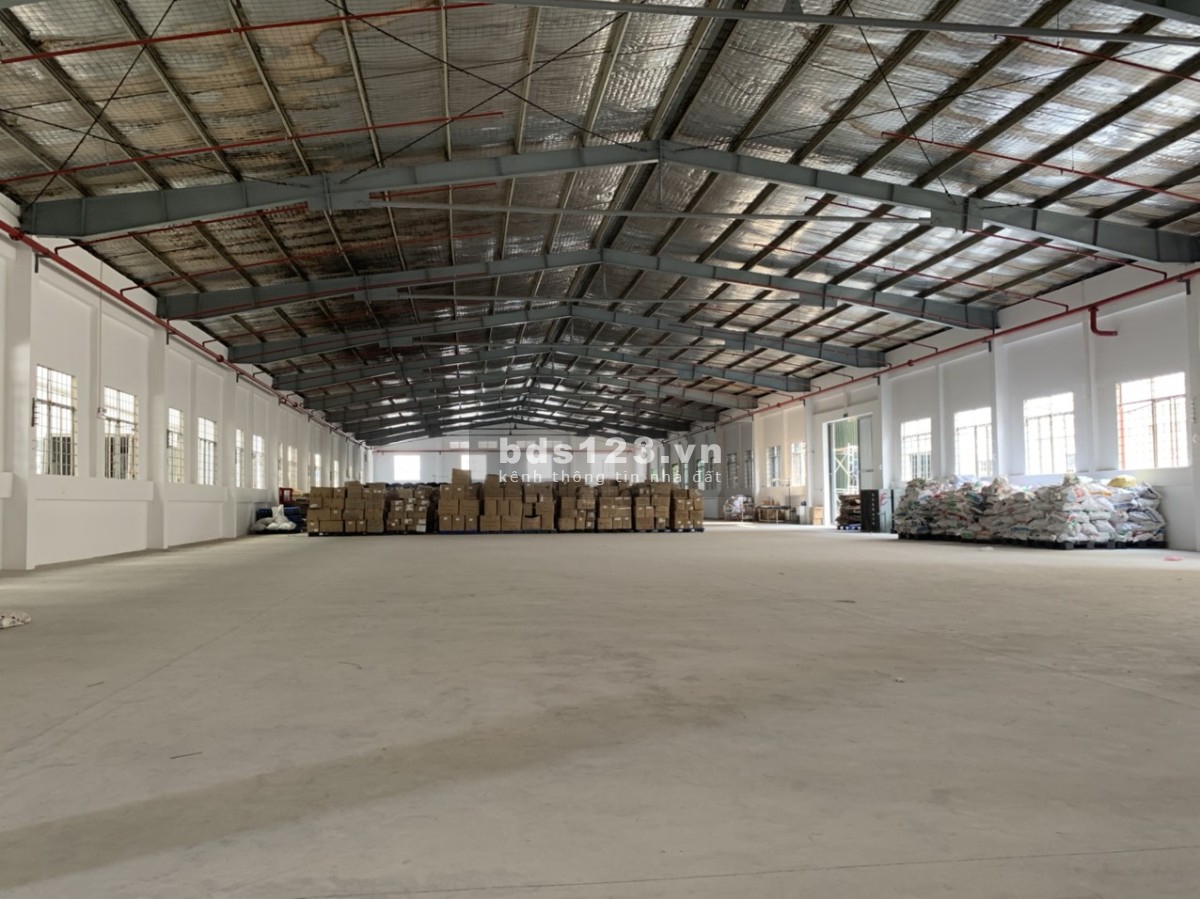 Cho thuê 1.800m2( có văn phòng 250m2) kho xưởng QL 13, Hiệp Bình Phước, Tp Thủ Đức