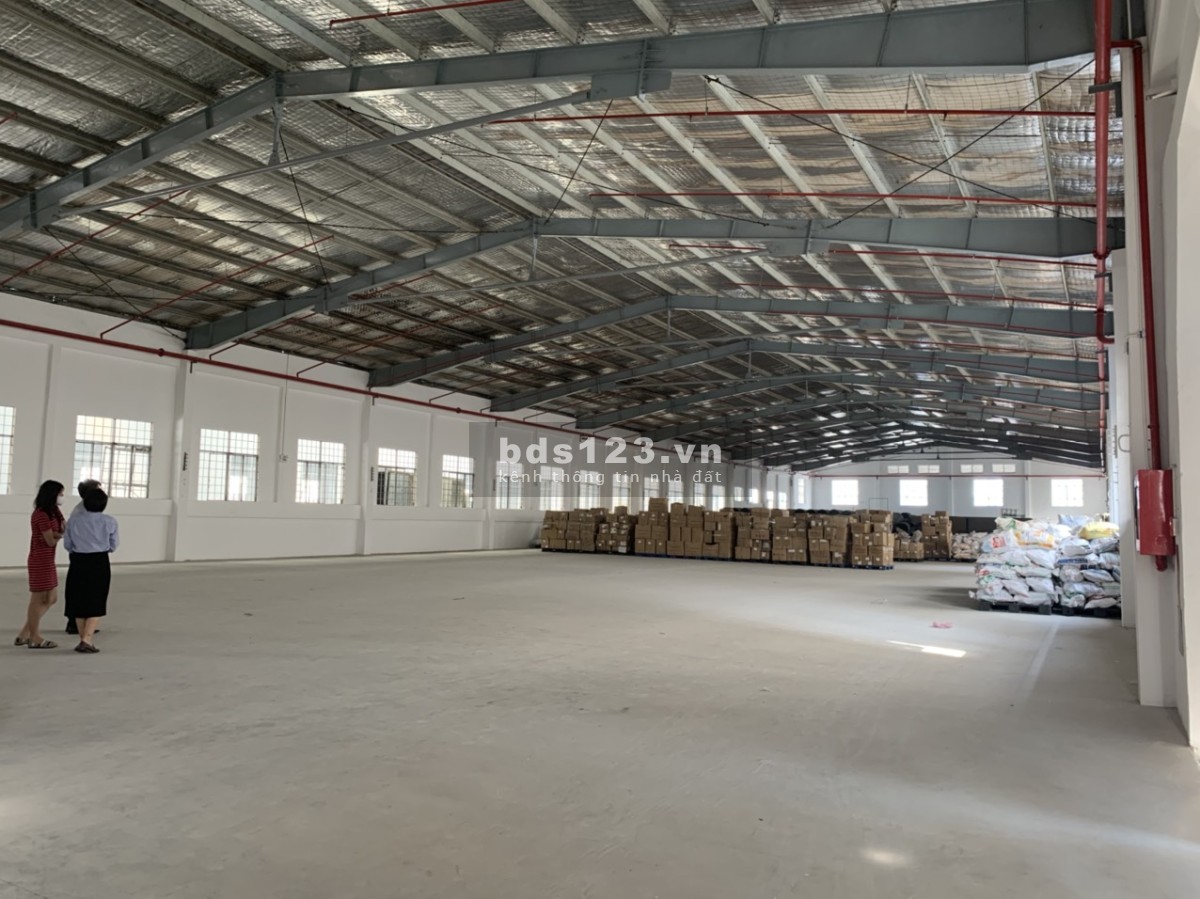 Cho thuê 1.800m2( có văn phòng 250m2) kho xưởng QL 13, Hiệp Bình Phước, Tp Thủ Đức