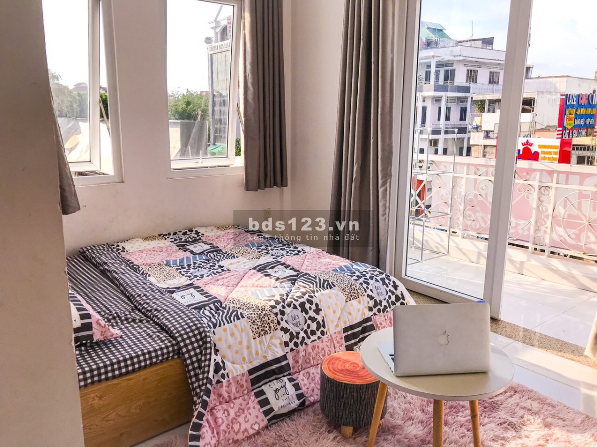 Cho thuê phòng ban công mặt tiền Phan Văn Trị thuộc khu an ninh tốt