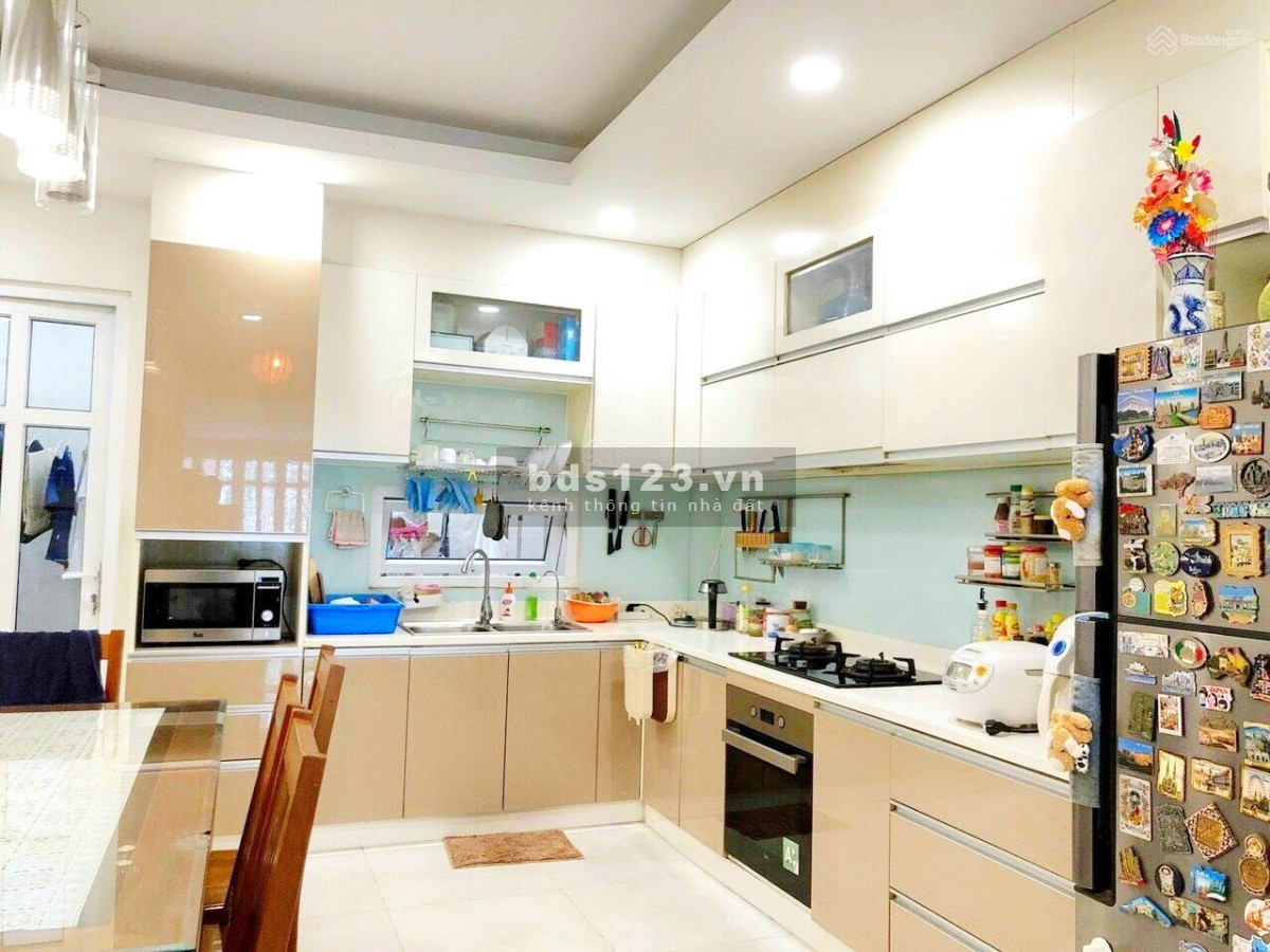 Cần bán gấp nhà phố 2 lầu đẹp MT ĐS khu dân cư Tân Quy Đông, quận 7